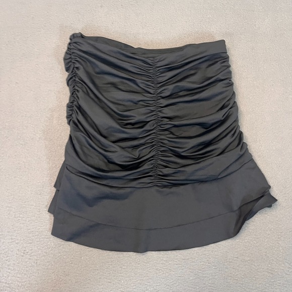 Forever 21 Womens Sz Med Black Ruched Bodycon Mini Skirt Stretch Ruffle Hem NWT - Picture 6 of 6